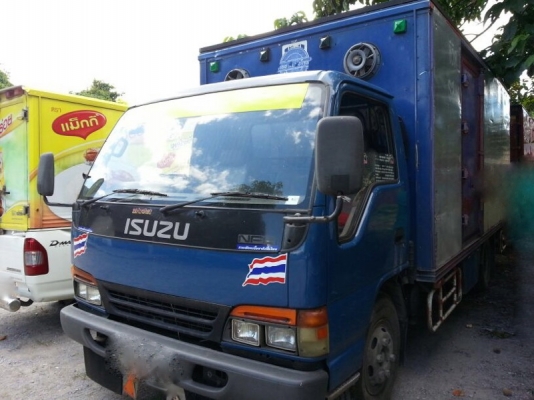 รถอีซูซุ 6 ล้อ ตู้แห้ง  NPR  120 แรงม้า.  ( ฝาขาว. )  ปี 41 - 42  ( ขาย 2 คัน. )  สนใจติดต่อ  081 - 6079515