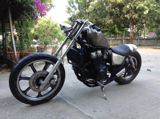 ขายด่วนๆรถแนวๆ 400cc. มีสำเนาทะเบียนต่อภาษีได้