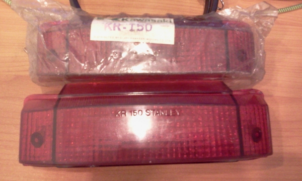 แฮนเด์เนียมหมอบ33mm.+สติ๊กเกอร์ KR-ZX-VIC +กรอบไฟท้ายแบน ฯลฯ ของใหม่มือ1!! และแตรนอกนำเข้า