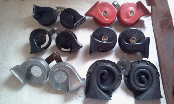 แฮนเด์เนียมหมอบ33mm.+สติ๊กเกอร์ KR-ZX-VIC +กรอบไฟท้ายแบน ฯลฯ ของใหม่มือ1!! และแตรนอกนำเข้า