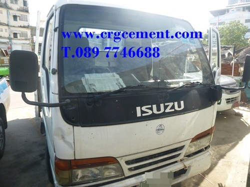 รถบรรทุก 4 ISUZU 100 แรงม้ามือสอง สีขาว เครื่องยนต์พอใช้งานได้ มีเล่มทะเบียน ต้องแต่งเพิ่ม เจ้าของร้อนเ