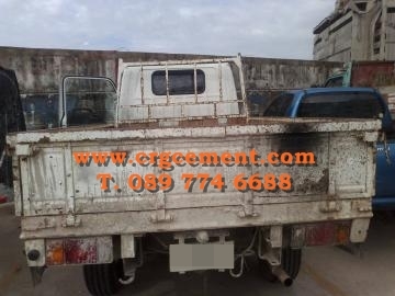 รถบรรทุก 4 ISUZU 100 แรงม้ามือสอง สีขาว เครื่องยนต์พอใช้งานได้ มีเล่มทะเบียน ต้องแต่งเพิ่ม เจ้าของร้อนเ