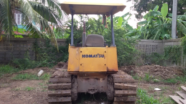 ขาย KOMATSU D21P-7E พร้อมเทลเลอร์ 6 ล้อ ขาย KOMATSU D21P-7E พร้อมเทลเลอร์ 6 ล้อ