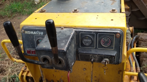 ขาย KOMATSU D21P-7E พร้อมเทลเลอร์ 6 ล้อ ขาย KOMATSU D21P-7E พร้อมเทลเลอร์ 6 ล้อ