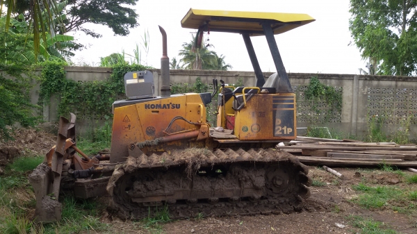 ขาย KOMATSU D21P-7E พร้อมเทลเลอร์ 6 ล้อ