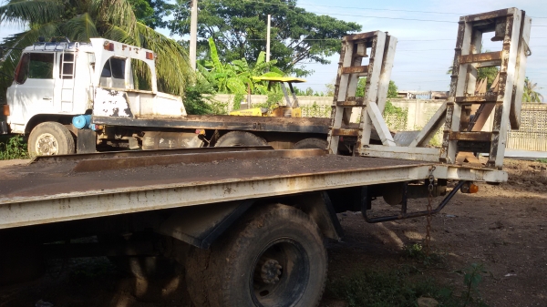 ขาย KOMATSU D21P-7E พร้อมเทลเลอร์ 6 ล้อ ขาย KOMATSU D21P-7E พร้อมเทลเลอร์ 6 ล้อ