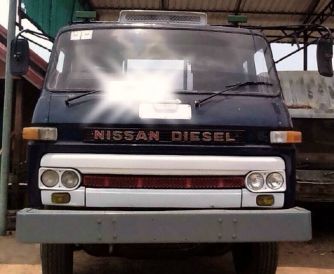 **ดาวน์ 280,000 บ.ต่อรอง**ขายดาวน์เปลี่ยนสัญญา เทเลอร์2เพลาขึ้นแบคโฮ200 NISSAN UD CW30M PE6 225HP เครื่องเดิมเกียร์เดิม แรงดีแน่นดี เกียร์ดีไม่หลุด ช่วงใหญ่2เพลาเดิม คัสซีสวยใหญ่ ไม่ปะไม่ดาม หางสภาพดี พื้นไม่ผุ หัวเก๋งสวยภายในดี คอนโซลดี พ.พาวเวอร์ เบรคเด