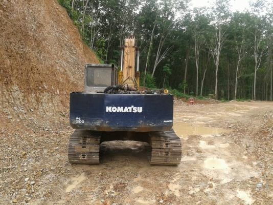 KOMATSU PC200-3  ขายด่วน 380,000 บาทค่ะ