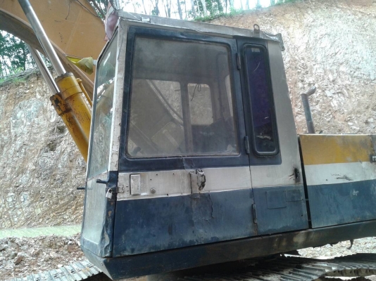 KOMATSU PC200-3  ขายด่วน 380,000 บาทค่ะ