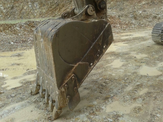 KOMATSU PC200-3  ขายด่วน 380,000 บาทค่ะ