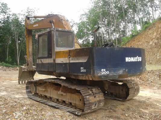 KOMATSU PC200-3  ขายด่วน 380,000 บาทค่ะ