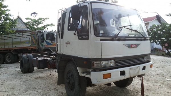 **460,000 บ.ต่อรอง**ขายหัวคัสซี6ล้อประกอบ ช่วงยาว HINO FF2HMA HO6C Bointer 205HP เครื่องแน่นแรงๆ เกียร์HO เข้าง่ายไม่มีหลุด ช่วงล่างใหญ่ คัสซีใหญ่เดิมๆ ไม่ปะไม่ดาม มีสนิมบ้างช่วงปลายแต่ไม่ผุ ยาว6.00ม. หัวเก๋งดีไม่ผุ ภายในดีคอนโซลดี พ.พาวเวอร์ เบรคทริฟฟี่