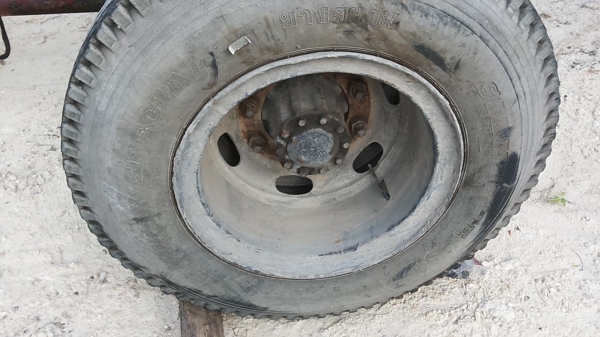 **460,000 บ.ต่อรอง**ขายหัวคัสซี6ล้อประกอบ ช่วงยาว HINO FF2HMA HO6C Bointer 205HP เครื่องแน่นแรงๆ เกียร์HO เข้าง่ายไม่มีหลุด ช่วงล่างใหญ่ คัสซีใหญ่เดิมๆ ไม่ปะไม่ดาม มีสนิมบ้างช่วงปลายแต่ไม่ผุ ยาว6.00ม. หัวเก๋งดีไม่ผุ ภายในดีคอนโซลดี พ.พาวเวอร์ เบรคทริฟฟี่