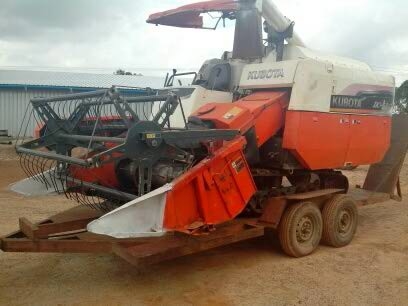 ขายรถเกี่ยวข้าว KUBOTA  DC 68 Gสภาพพร้อมใช้ราคาถูก