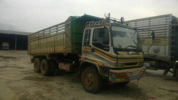 รถสิบล้อดั้ม  ISUZU  DACE   270 ดั้มมิเนียม  ปี48รถสวยพร้อมใช้ เอกสารพร้อมโอน