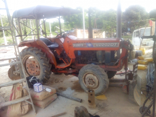 ขายรถไถเล็กKUBOTA  L 2202 DT 2เพลา  มีใบมีดพร้อมผานหลังสภาพพร้อมใช้งานได้เลย