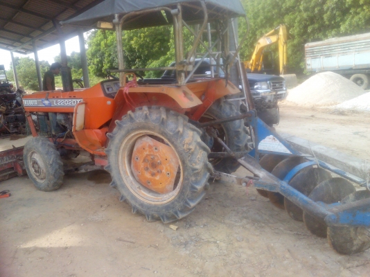 ขายรถไถเล็กKUBOTA  L 2202 DT 2เพลา  มีใบมีดพร้อมผานหลังสภาพพร้อมใช้งานได้เลย