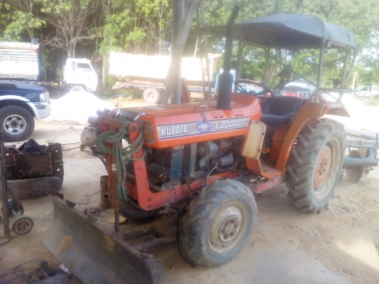 ขายรถไถเล็กKUBOTA  L 2202 DT 2เพลา  มีใบมีดพร้อมผานหลังสภาพพร้อมใช้งานได้เลย