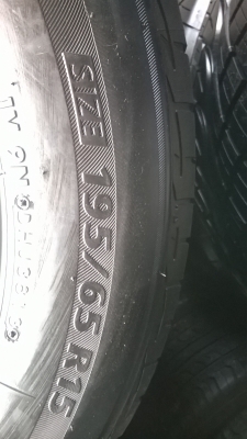 ขายยาง195 65 15 ปี13ชุดละ5000