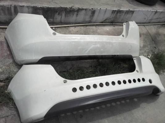 กันชนหลัง HONDA JAZZ ของแท้ถอดสีขาวพร้อมใช้งาน