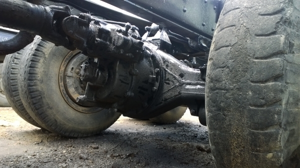 10ล้อ2เพลาFVZ32  195แรงนางฟ้า หัว-คัสซี(เดิมเป็นรถดั้ม) หัวเดิมบาง..พ่นสีเพาะคัสซี