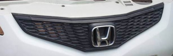 กระจังหน้า HONDA JAZZ พร้อมโลโก้