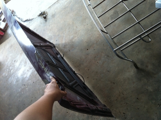 แก้มหน้าหัก big-m + ฝากระโปรงหน้าหัก แก้มหน้าหัก big-m + ฝากระโปรงหน้าหัก