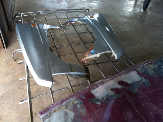 แก้มหน้าหัก big-m + ฝากระโปรงหน้าหัก แก้มหน้าหัก big-m + ฝากระโปรงหน้าหัก