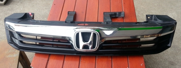 กระจังหน้า HONDA CIVIC ของแท้ถอดพร้อมโลโก้