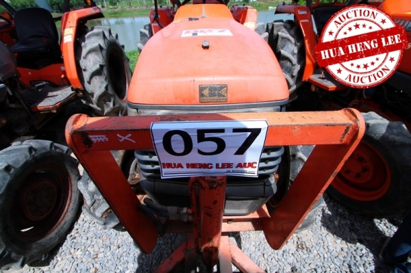 AUC 4 Code 057  แทรกเตอร์  KUBOTA L4508  ราคา เริ่มต้นการประมูล 190,000 บาท