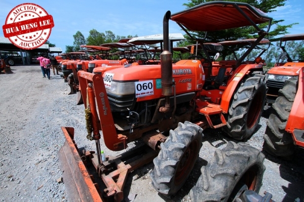 AUC 4 Code 060  แทรกเตอร์  KUBOTA L4508  ราคา เริ่มต้นการประมูล 190,000 บาท