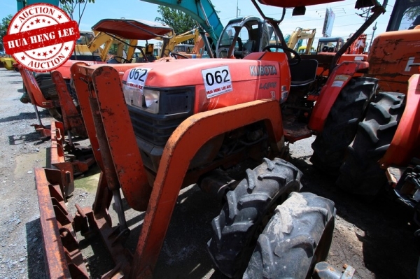 AUC 4 Code 062  แทรกเตอร์  KUBOTA L4508  ราคา เริ่มต้นการประมูล 190,000 บาท