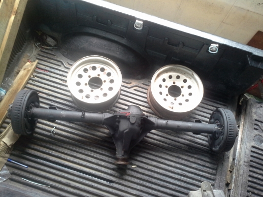 ขายเพลาลอยเพลาบรรทุกพร้อมกระทะผ่าขาย 12500