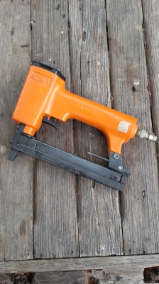 +++ ขาย ปืนยิงตะปูลม แมกคู่ KENJA +++มือ2