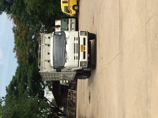 ISUZU DECA 240 hp  กระบะเหล็กยาว 6 m  รถสวย ยางสภาพ 90\%