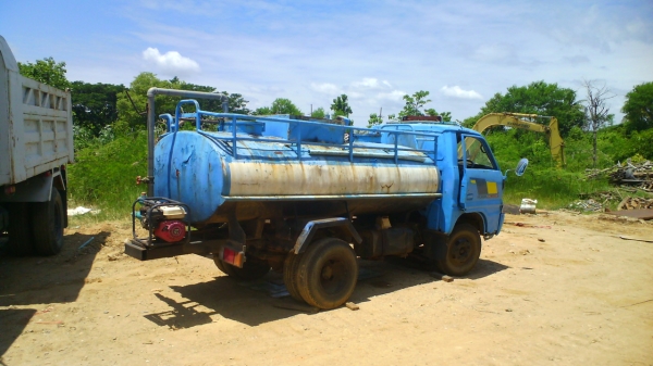 รถบรรทุกน้ำ ISUZU ELF เครื่อง อีซูสุ C240 ถังจุน้ำได้ 3,000 ลิตร.