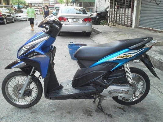 click I ปี 53 รถสวย เครื่องเดิมๆ ชุดสีสดๆ มีเล่ม เอกสารครบ