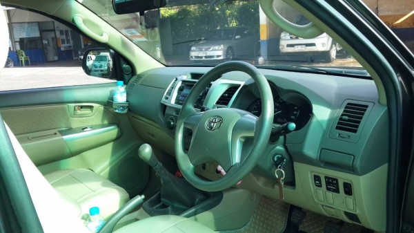 ขาย TOYOTA วีโก้แชมป์ 2.5 4X4 4ประตู เกียร์ธรรมดา รถเดิมๆๆรถบ้านฝากขายครับ