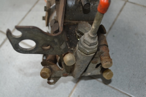 ปั้มดีเซล CAV ใส่กระบะเปอร์โย  4 สูบ MADE IN FRANCE