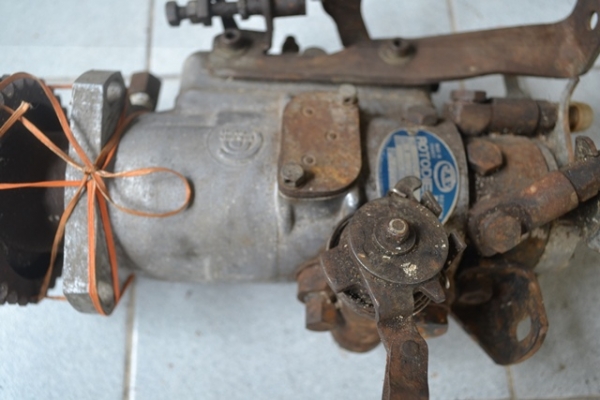 ปั้มดีเซล CAV ใส่กระบะเปอร์โย  4 สูบ MADE IN FRANCE