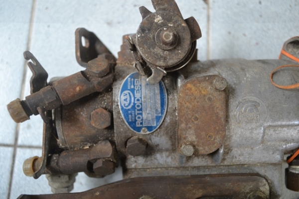 ปั้มดีเซล CAV ใส่กระบะเปอร์โย  4 สูบ MADE IN FRANCE