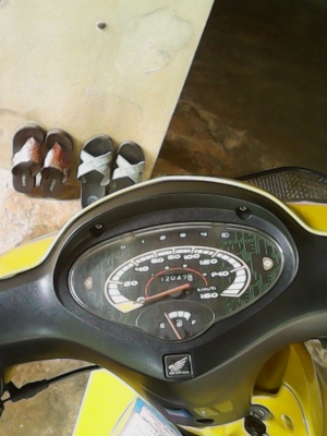 ขายเวฟ 125 R ใหญ่ ราคาถูก ราคาต่อรองได้นิดหน่อยค่ะ