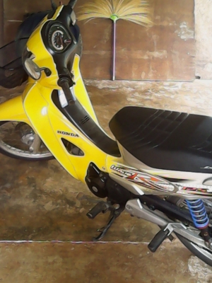 ขายเวฟ 125 R ใหญ่ ราคาถูก ราคาต่อรองได้นิดหน่อยค่ะ