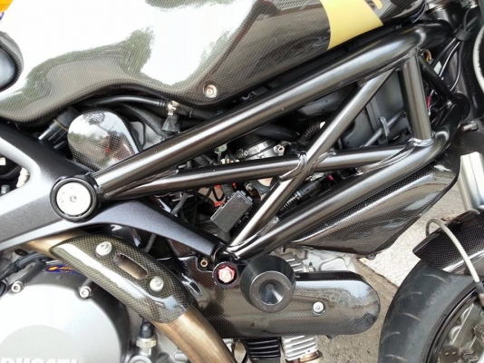 Ducati M696 ปี 2009 สรรพสามิตร ของแต่งท่วมๆ คาร์บอนทั้งคัน!!!!!!