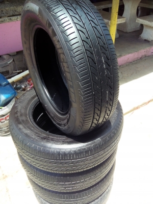 ขายยางมิชลิน195-65-15ปี11ไม่มีปะไม่บวม ไม่กินข้าง