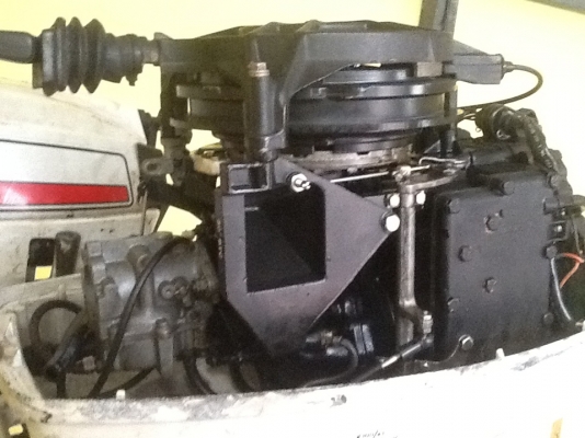 เครื่องเรือจอห์นสันพร้อมหางระบบเจทสกี