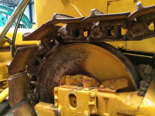 CAT D6D ตีนไก่สภาพสวย นำเข้าจากยุโรป เครื่องไดเรคอินเจคชั่น