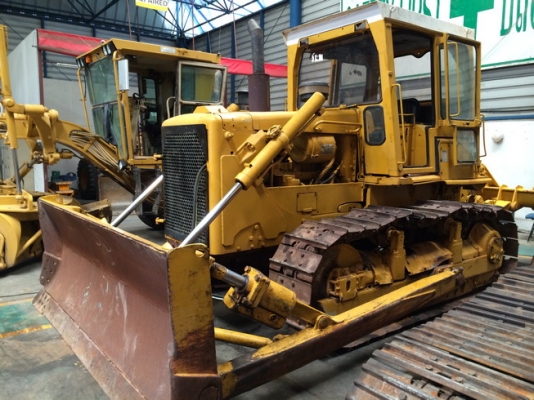 CAT D6D ตีนไก่สภาพสวย นำเข้าจากยุโรป เครื่องไดเรคอินเจคชั่น