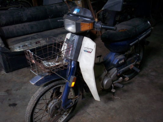 มอเตอร์ไซด์ YAMAHA  mate100  อุปกรณ์ยังครบอยู่ มีเล่ม คาบูน้ำมันรั่ว