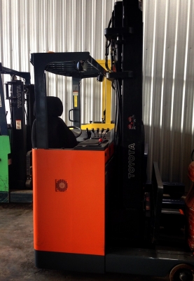 ขายรถฟอร์คลิฟท์  ไฟฟ้า นั่งขับ  TOYOTA - 6FBRE12 - 30650  ปี 2001  Triplex F/F M6 SS  ติดต่อ  คุณเบียร์  094-4895646